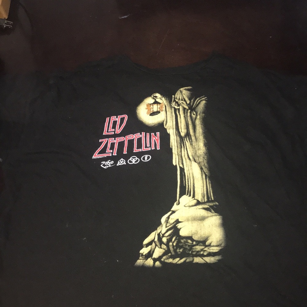 COPY - Large Band T-shirts Like new condition - Picture 5 of 7